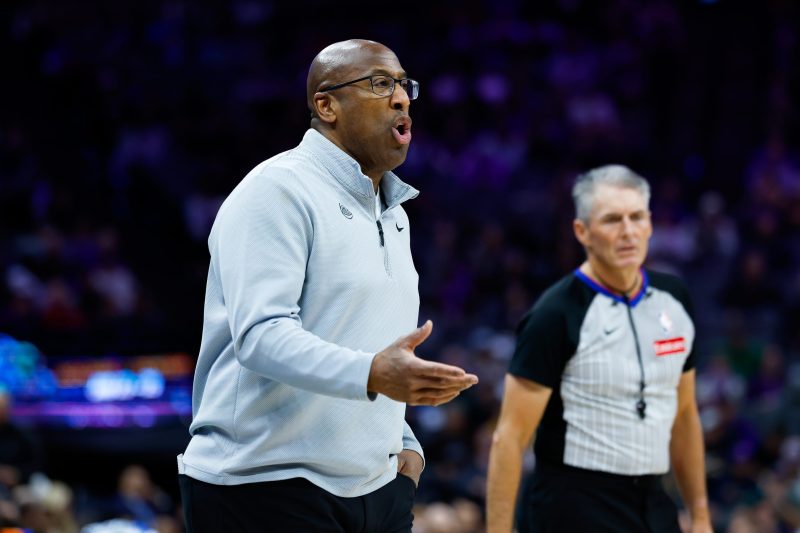 Knicks lose to Kings in coach Mike Brown’s return to Sacramento